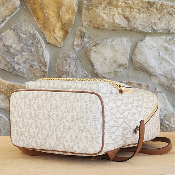 Michael Kors Jet Set Logo MD Backpack - Picture 4 of 7